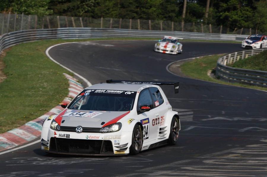  Volkswagen Golf24 24h Nurburgring 2011 года  (фото 30 из 34)